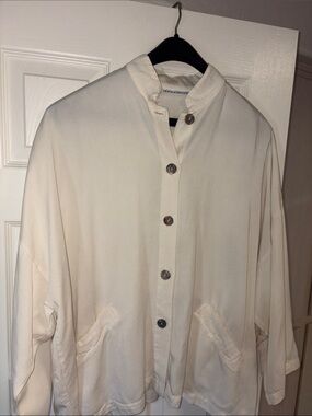 bryn Walker Cream Collared Button Shirt Jacket/ Top with pockets medium